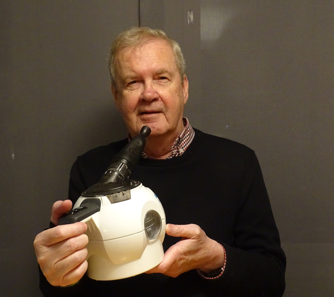Olli Auvinen with the WellO2 breathing trainer. 