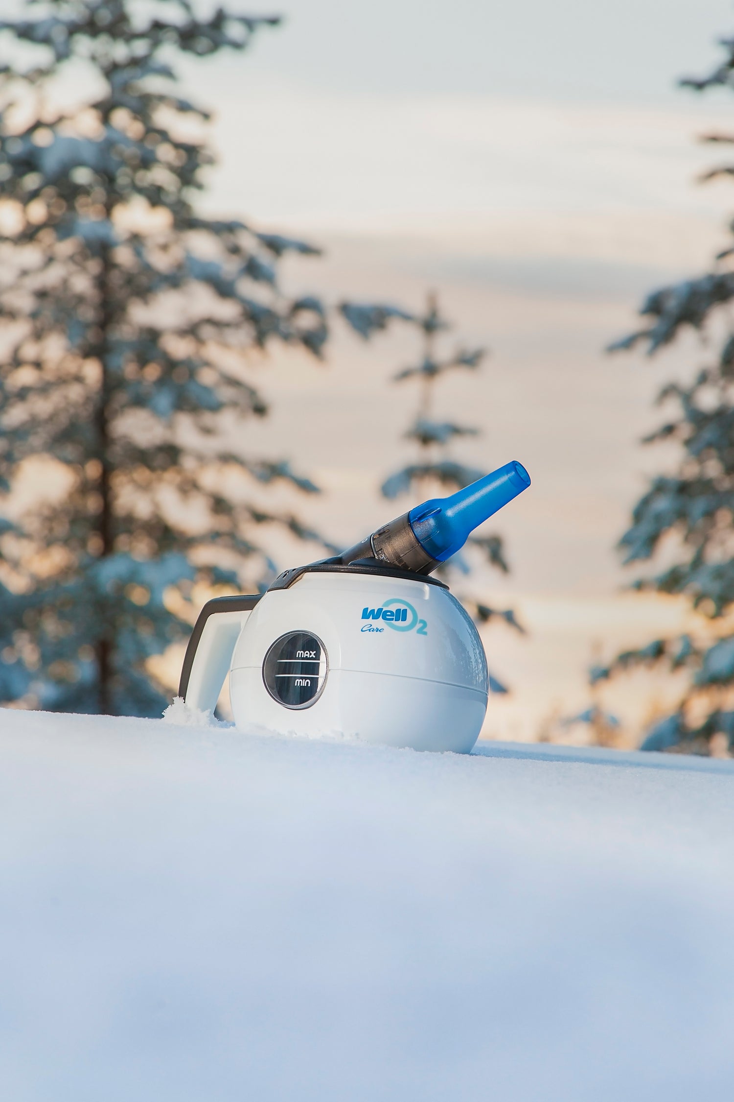 WellO2 steam breathing trainer on a snowy surface in a forest in Finland